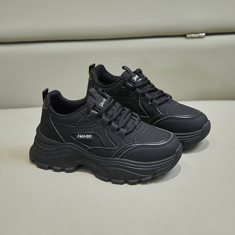 Damen Sportliche Sneakers mit dämpfender Sohle und trendigem Design EB