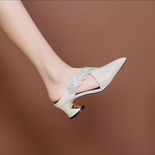 Damen Slingback-Pump mit dekorativem Riemendesign und funkelnden Akzenten EB