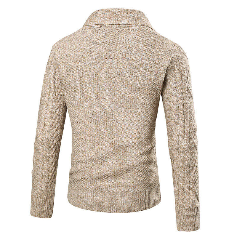 Herren Strickjacke mit modernem Zopfmuster und aufgesetzten Taschen EB