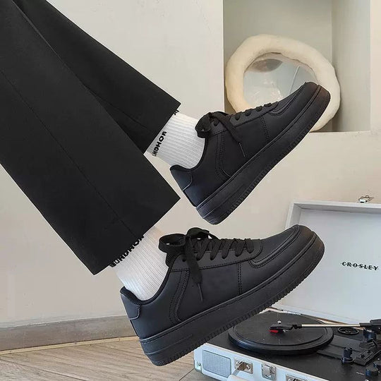 Damen Sneakers im minimalistischen Stil mit rutschfester Sohle EB