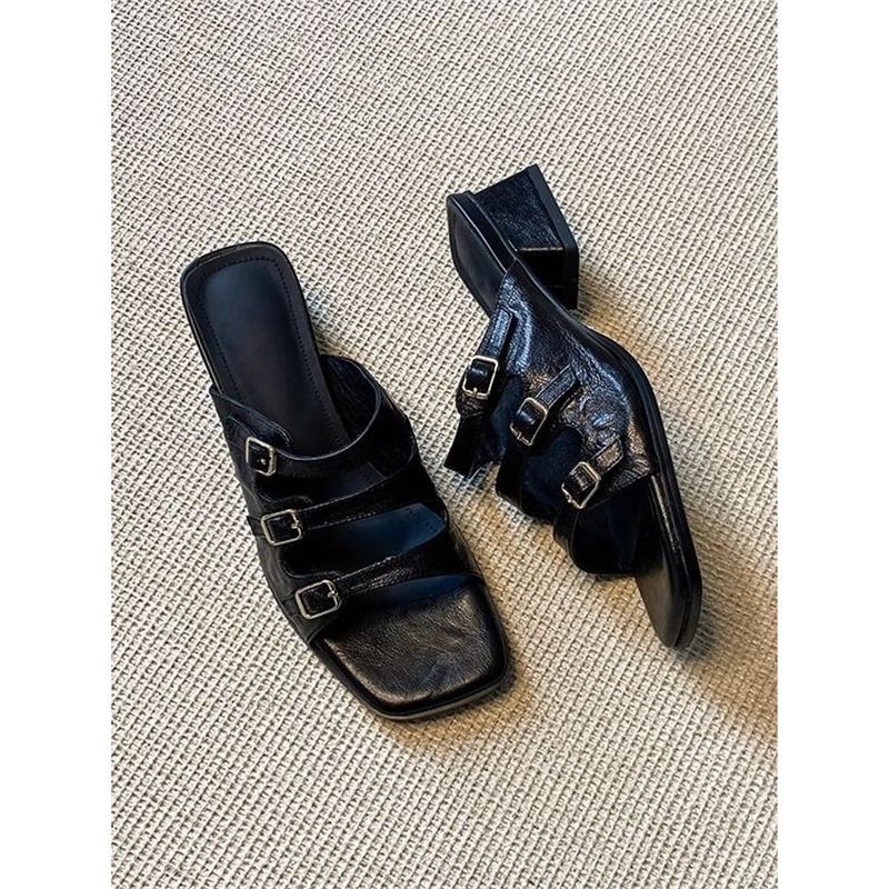 Damen stilvolle Mules mit verstellbaren Riemen EB