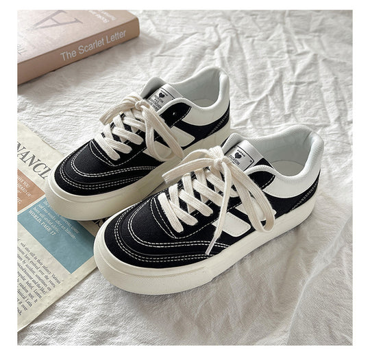 Damen Sportliche Sneakers mit einzigartiger Oberflächenstruktur und dämpfender Sohle EB