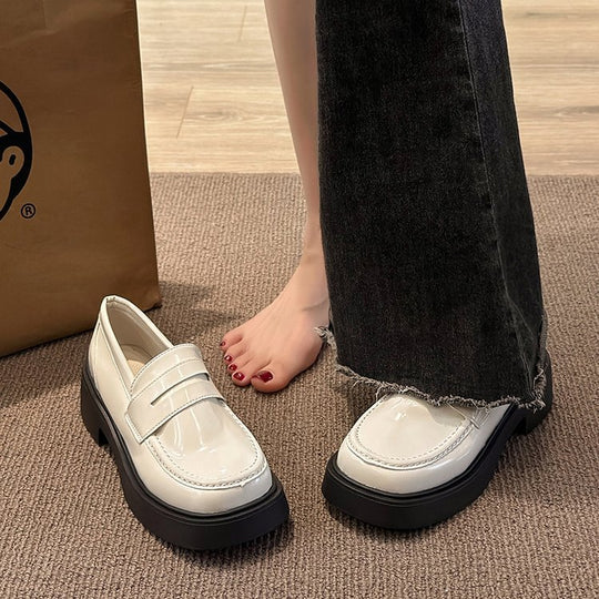 Damen modische Slip-On Loafer mit robustem Sohlenprofil und eleganter Lederausstattung EB