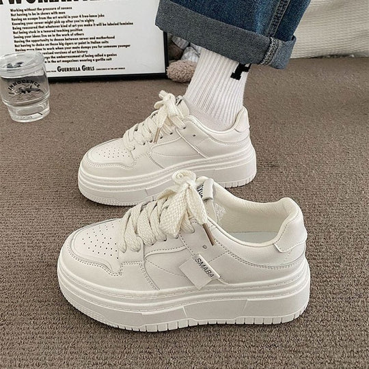 Damen Plattform-Sneaker mit dämpfender Laufsohle und eleganter Schnürung EB