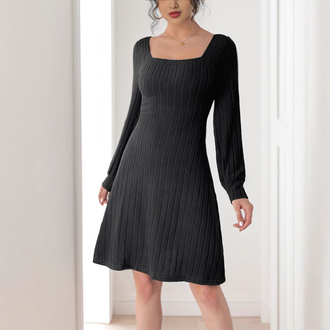 Damen Strickkleid mit quadratischem Ausschnitt und langen Ärmeln EB