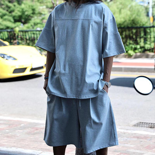 Herren lässiges Kurzarm-T-Shirt mit oversized Schnitt und komfortablen Hosen EB
