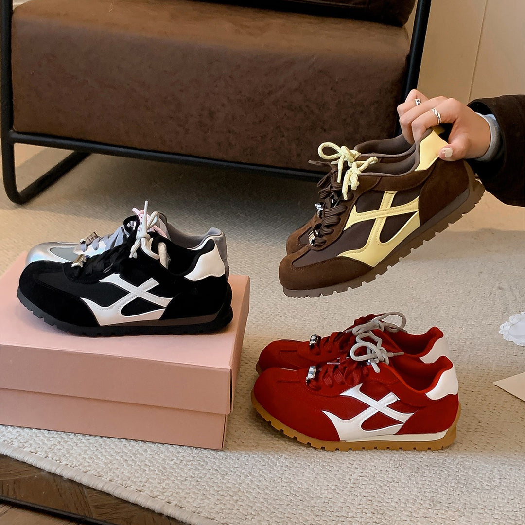 Damen Sportliche Sneakers im Metallic-Look mit flexibler Sohle und innovativer Dämpfungstechnologie EB