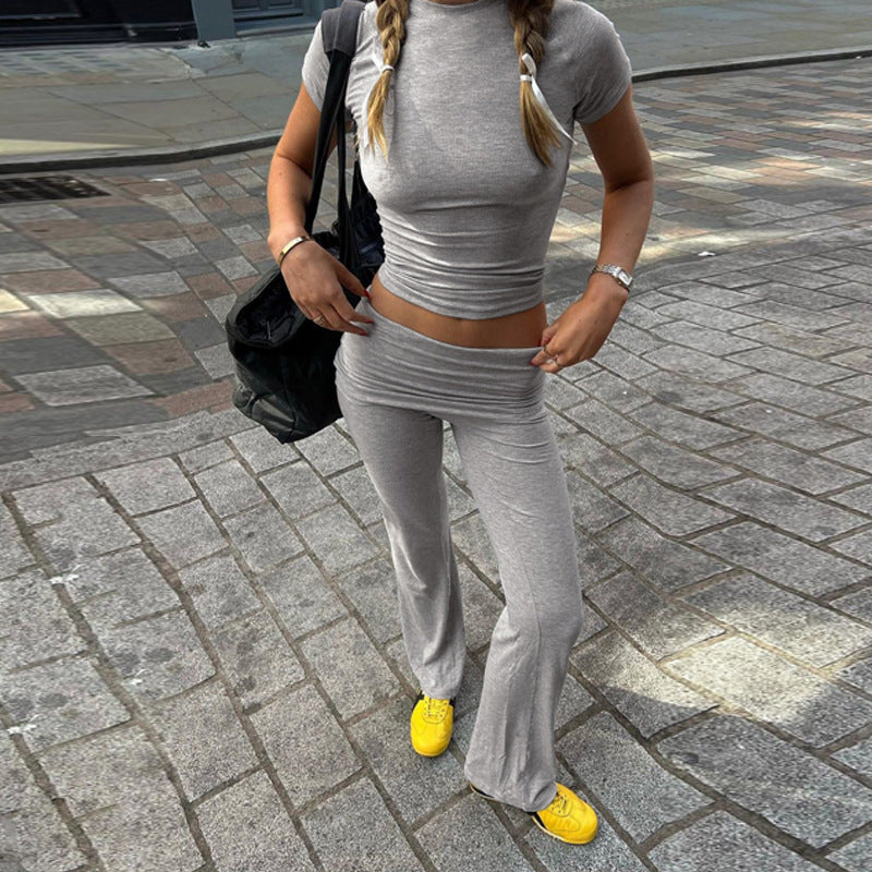 Damen Sportliches Set mit cropped Oberteil und ausgestellten Hosen EB