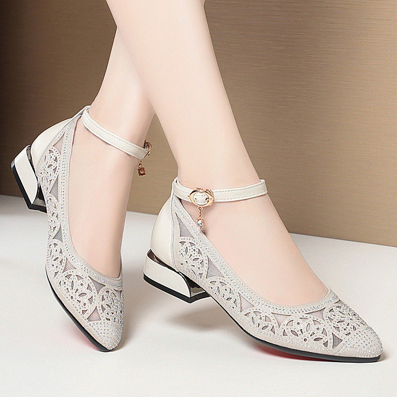Damen Elegante Ballerinas mit filigranem Mesh-Design und modischem Anhänger EB