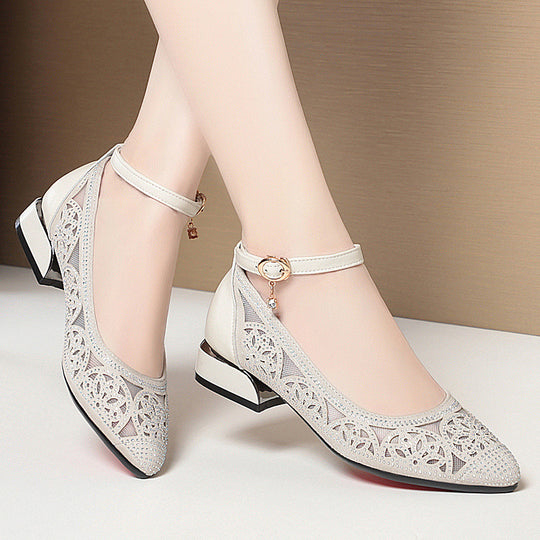 Damen Elegante Ballerinas mit filigranem Mesh-Design und modischem Anhänger EB