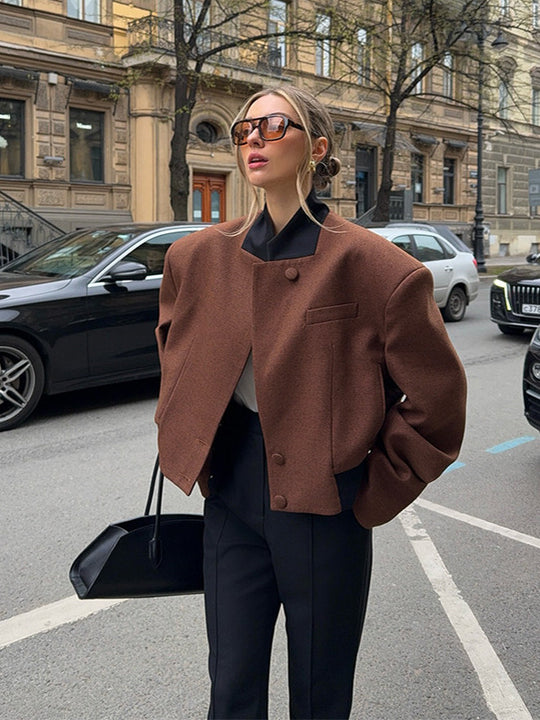 Damen Modische Kurzjacke mit strukturiertem Schnitt und hohen Kragen EB