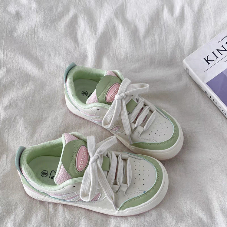Damen Komfortable Sneakers im Retro-Stil mit perforierten Details EB