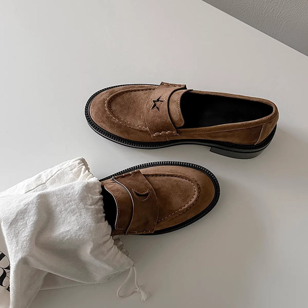 Damen Loafers aus hochwertigem Leder mit modischem Sternen-Detail und bequemer Sohle EB