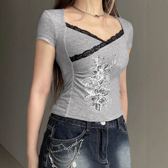 Damen figurumspielendes Oberteil mit eleganter Spitzenverzierung EB