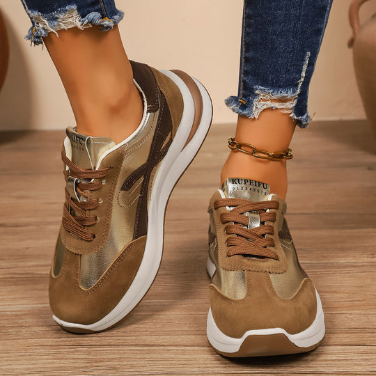 Damen Sportliche Sneakers mit Metallic-Akzenten und durchgehendem Komfort EB