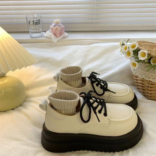 Damen Stilsichere Sneakers mit hohem Schaft von EB