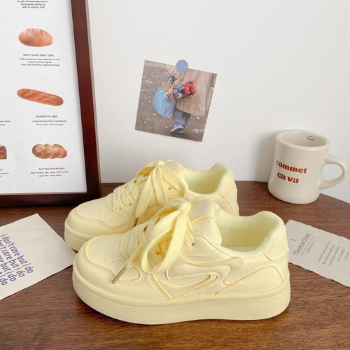 Damen Sneakers mit dämpfender Sohle und luftiger Oberflächenstruktur EB