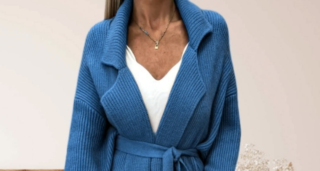 Damen Strickmantel mit Gürtel und breiten Revers EB