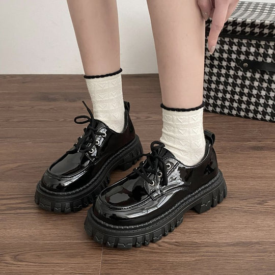 Damen trendige Schnürschuhe mit robuster Gummisohle und glänzender Oberfläche EB