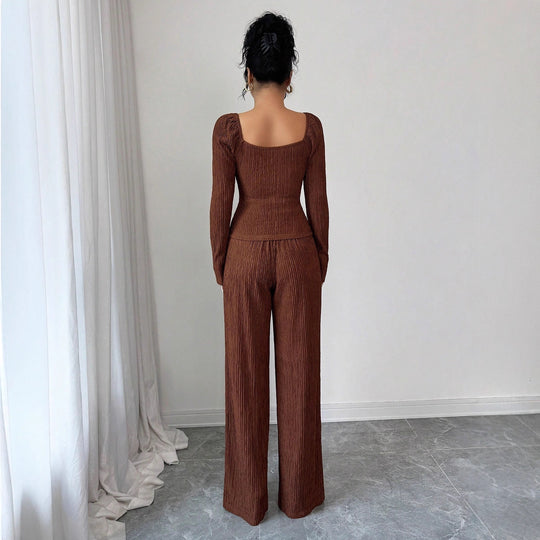 Damen nan tailliertes Blusen- und Hosen-Set aus Crinkle-Plissee mit Puffärmeln und Zierknöpfen EB