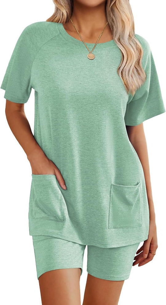 Damen Loungewear-Set mit angenehm weitem Schnitt und praktischen Taschen EB