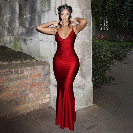 Damen figurbetontes Maxikleid mit tiefem V-Ausschnitt und einem eleganten Materialmix EB