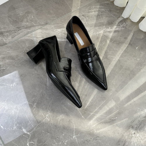 Damen spitze Pumps mit elegantem Riemen und bequemen Blockabsatz EB