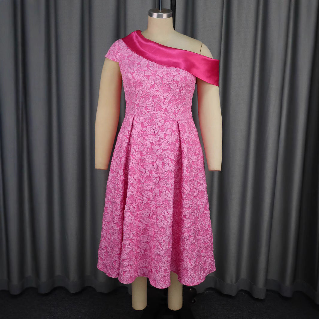 Damen Elegantes Kleid mit asymmetrischem Träger und floralem Muster EB
