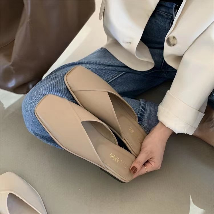 Damen Slip-On Pantoletten mit kunstlederner Oberfläche und bequemem Fußbett EB