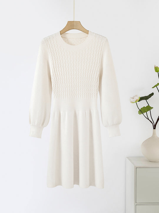 Damen Strickkleid mit voluminösen Ärmeln und strukturiertem Oberteil EB