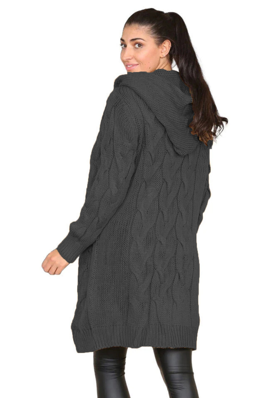 Damen Strickjacke mit oversized Schnitt und kunstvollem Kabelmuster EB