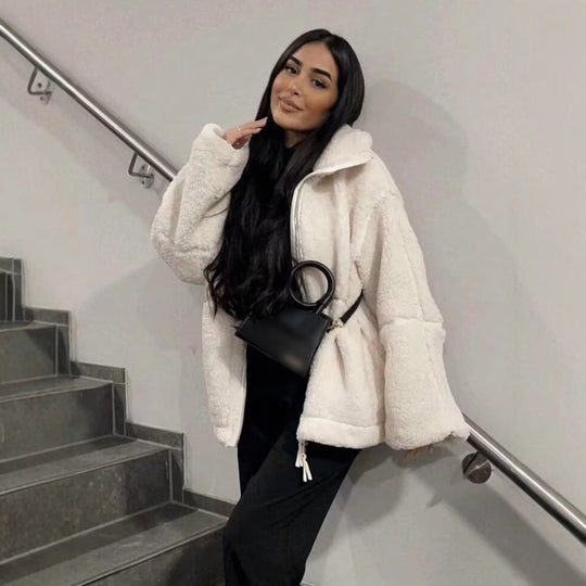 Damen kuschelige Fleecejacke mit hohem Kragen und praktischen Eingrifftaschen EB