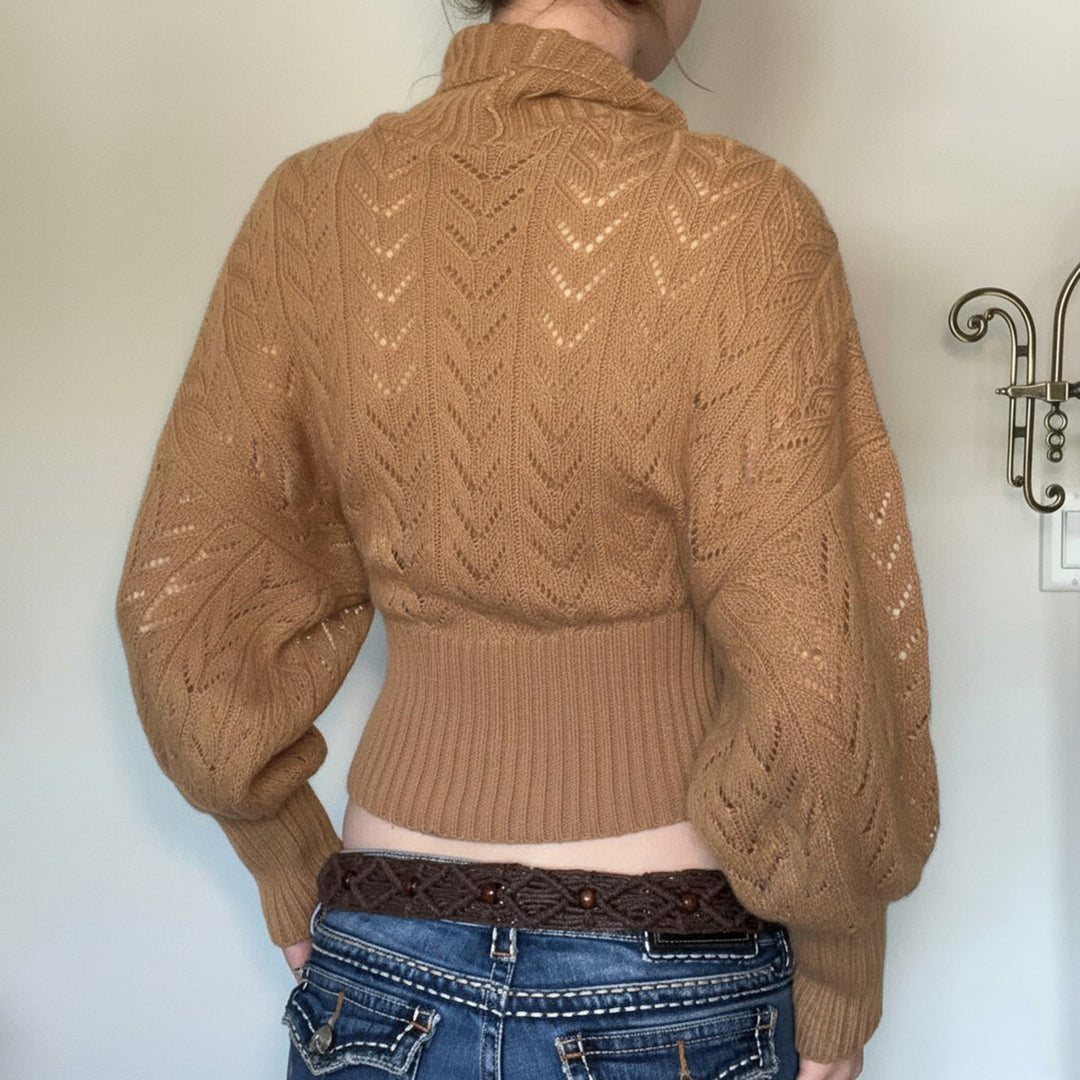 Damen nan kurzes Strick-Turtleneck mit Zierknopfleiste und Ballonärmeln EB