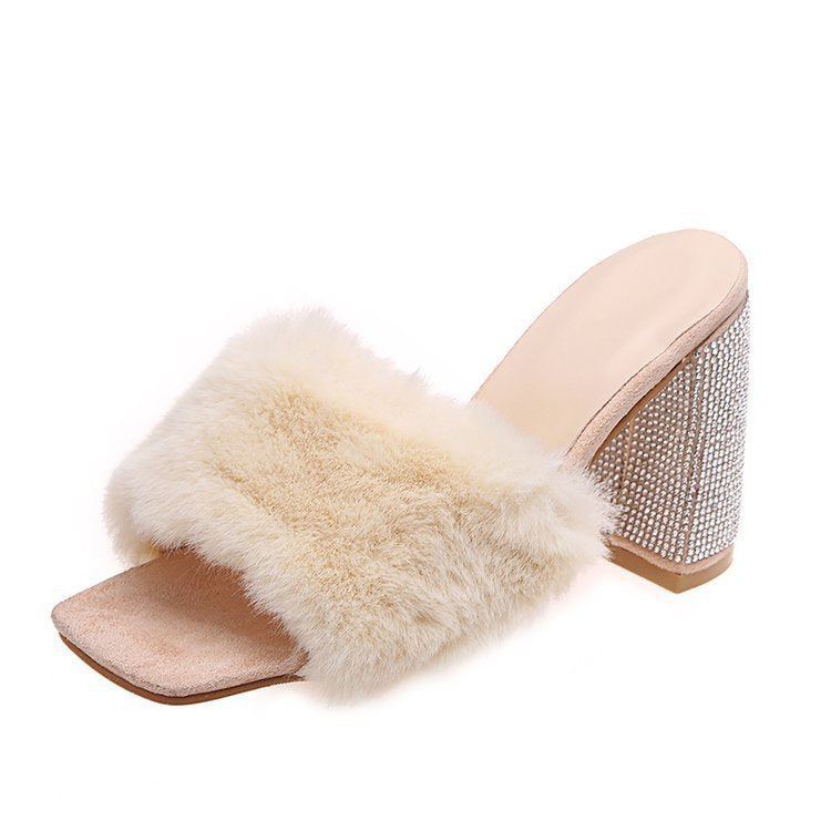 Damen Glamouröse Mules mit kuscheligem Kunstfell und glitzerndem Absatz EB