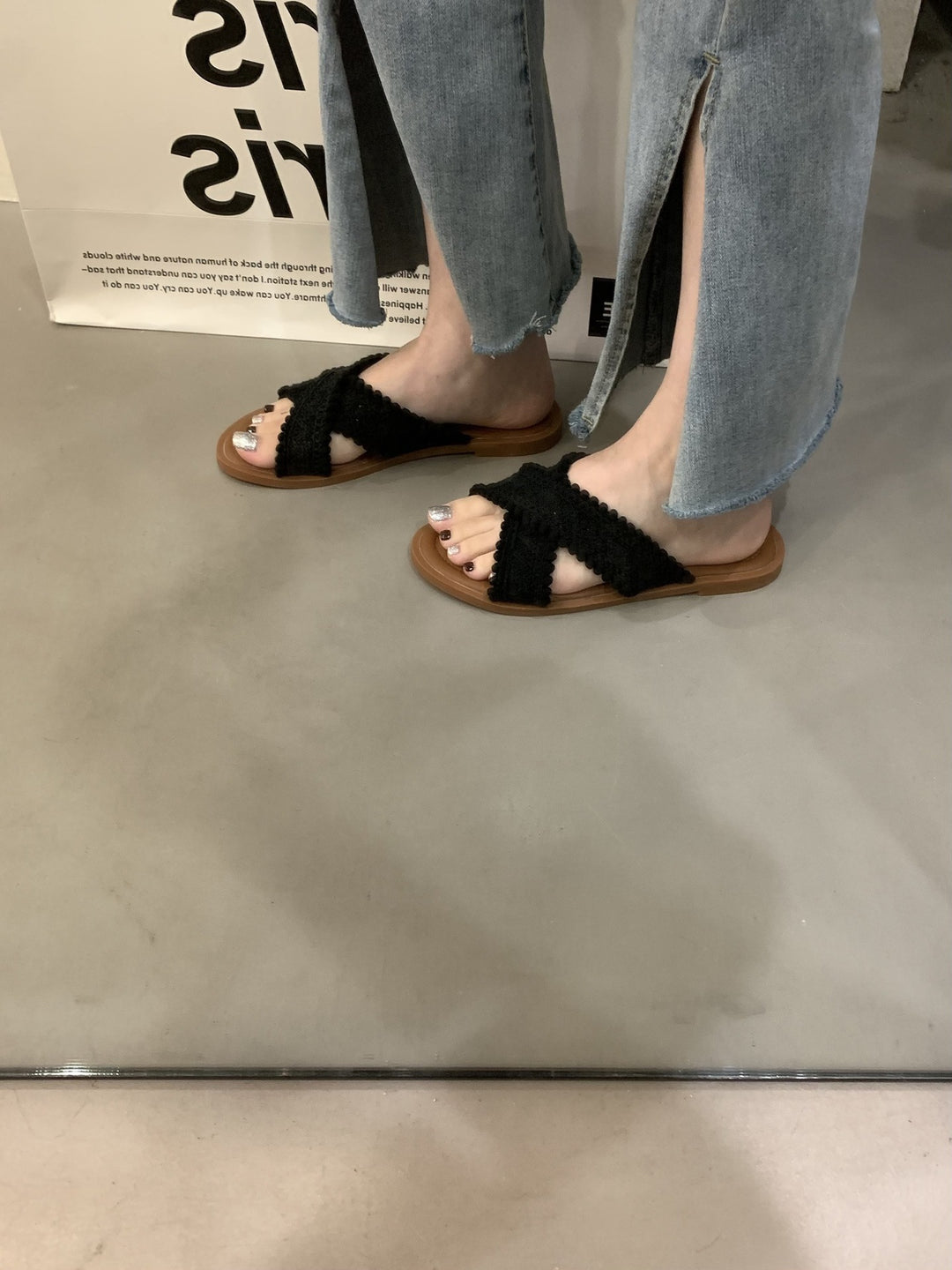 Damen Sandalen mit gekreuztem Riemendesign und komfortablem Fußbett EB