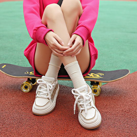 Damen sportliche Sneaker mit modischem Statement-Design und dämpfender Sohle EB