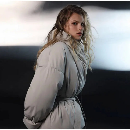 Damen Praktische und modische Daunenjacke mit Gürtel EB