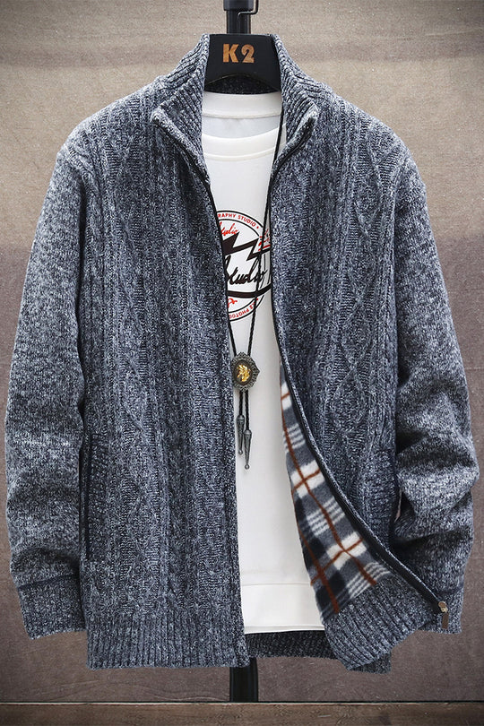 Herren Strickjacke mit Kunstlederdetails und hohem Kragen EB