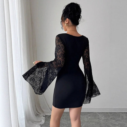 Damen nan figurbetontes Minikleid mit quadratischem Ausschnitt und ausgestellten Spitzenärmeln EB