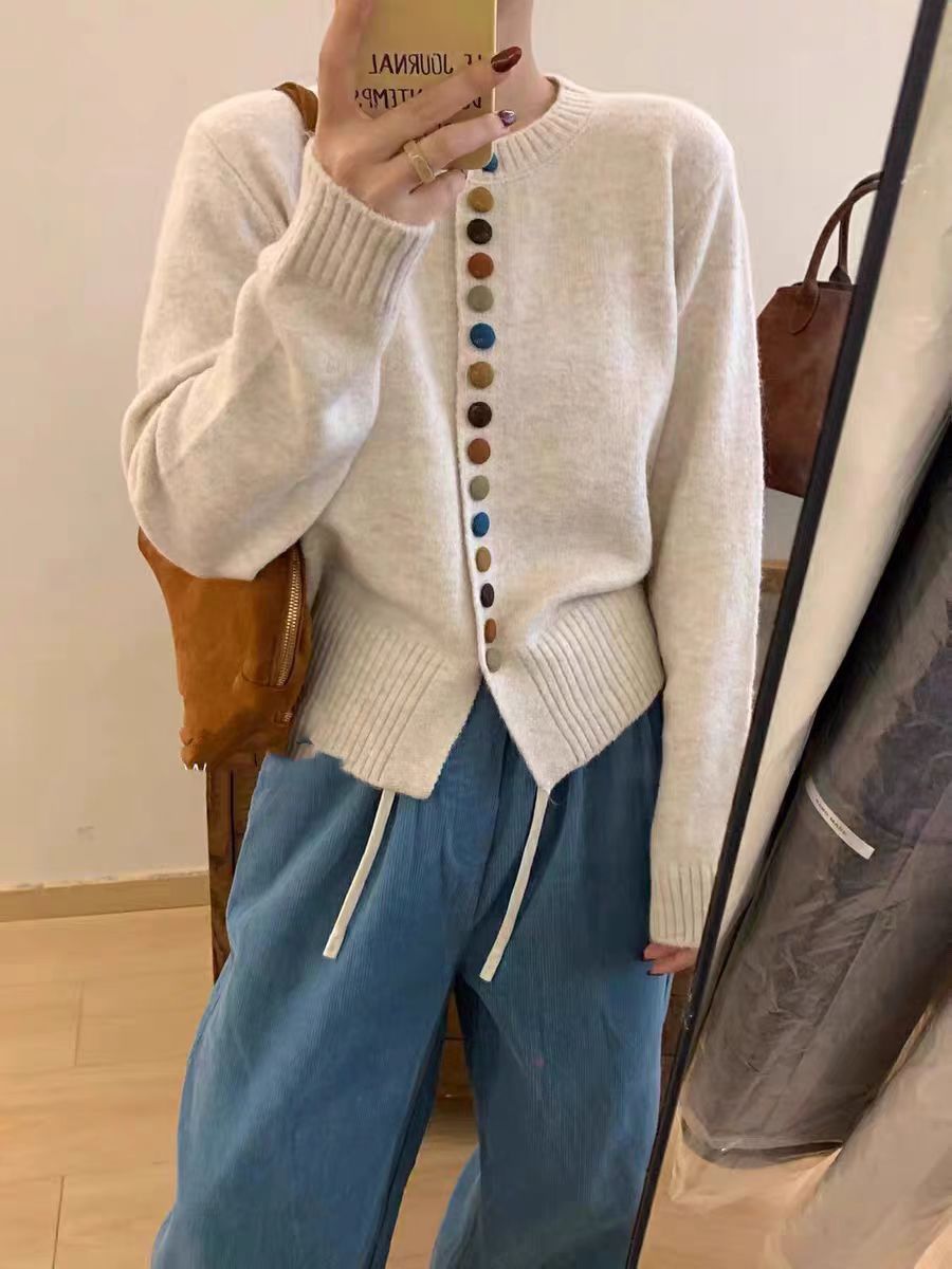Damen Strickcardigan mit bunten Knopfdetails und angenehmer Passform EB