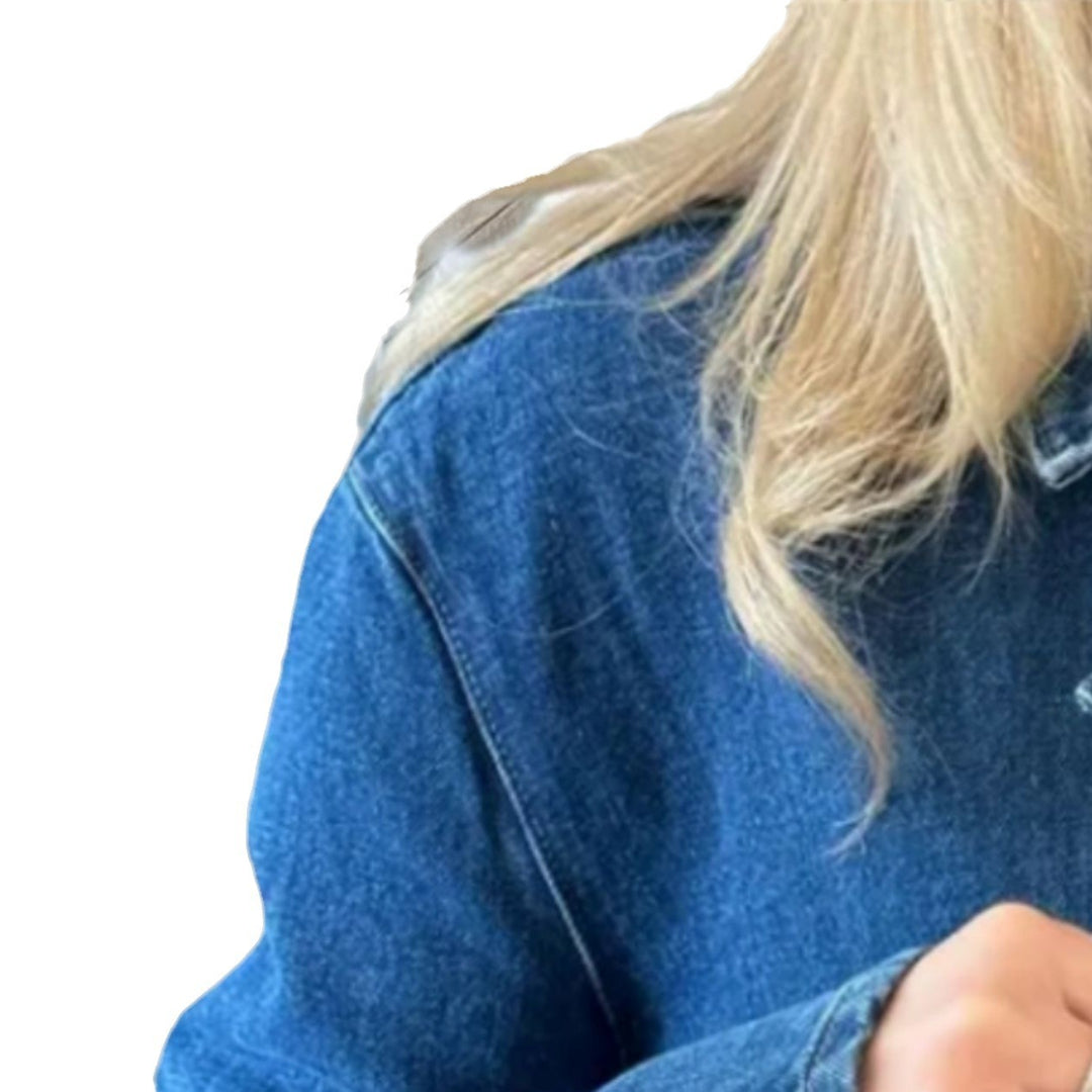 Damen modische Jeansjacke mit dekorativen Knopfdetails und zwei aufgesetzten Taschen EB