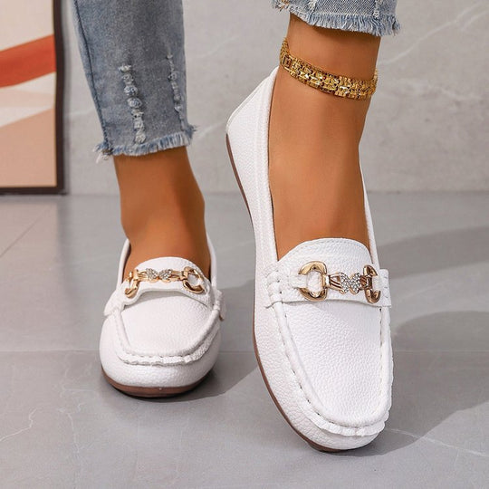 Damen elegante Mokassin-Slipper mit Zierkettchen und gepolstertem Komfortfußbett EB