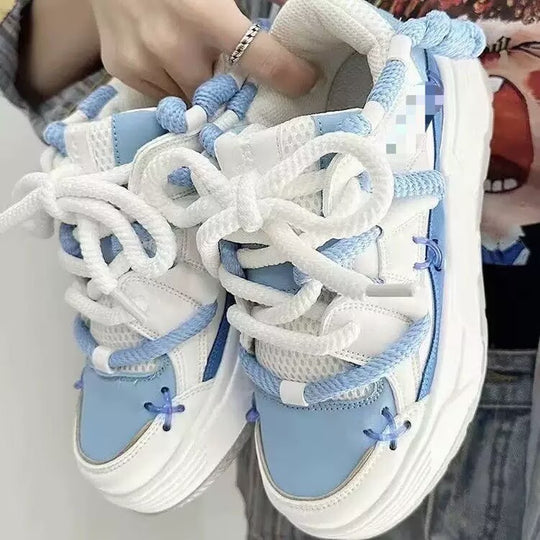 Damen Sportliche Sneakers mit innovativen Akzenten und rutschfester Sohle EB