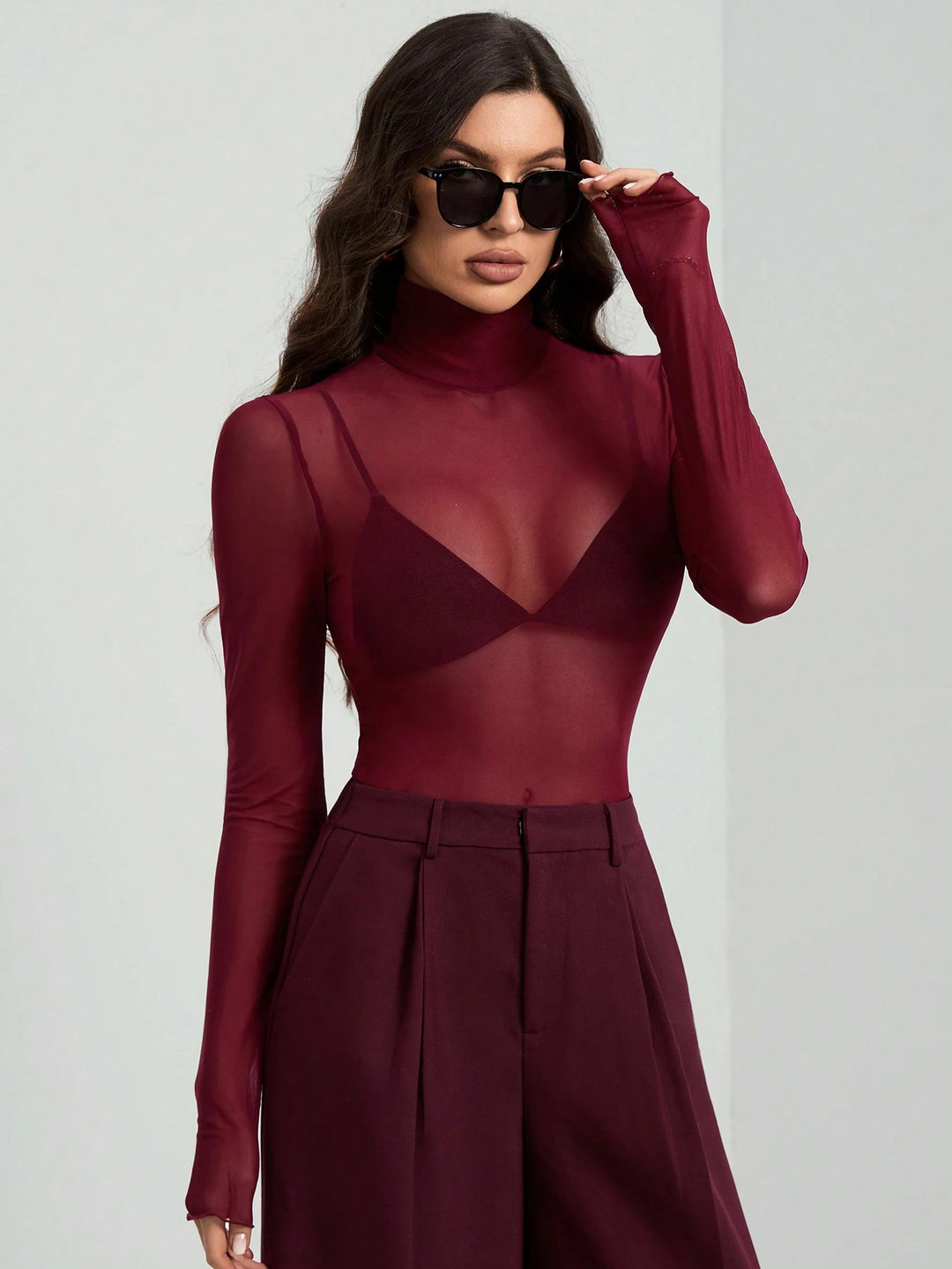 Damen Transparente Turtleneck-Bluse mit figurformendem Schnitt EB