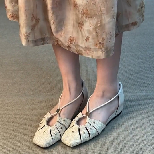 Damen Sandalen mit elegantem Riemchendesign und modischen Akzenten EB