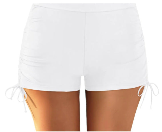 Damen Figurschmeichelnde Badeshorts mit Raffung und Seitenschnürung EB