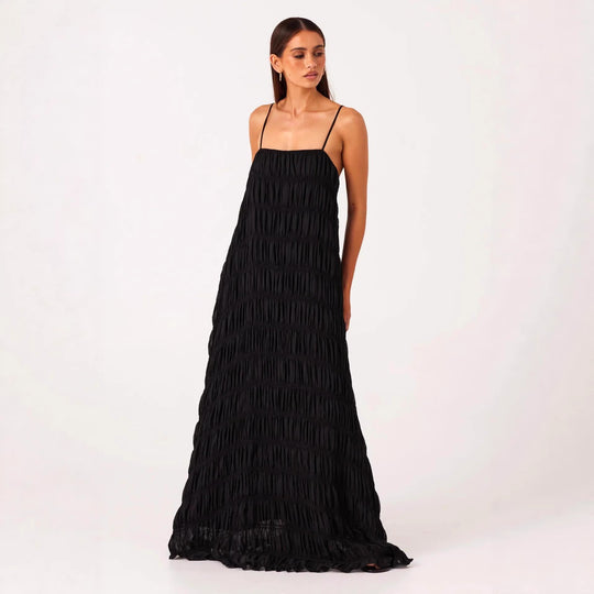 Damen Maxikleid mit romantischem Faltenstruktur und zarten Spaghettiträgern EB
