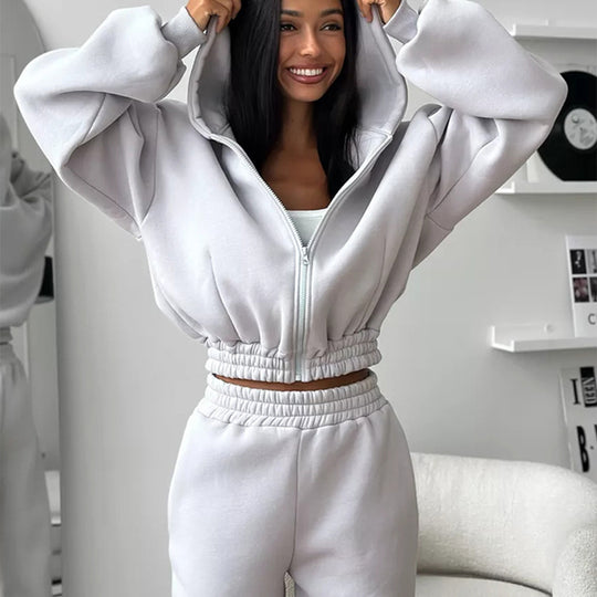Damen Cropped‑Zip‑Hoodie mit Ballonärmeln und hochgeschnittener Jogginghose mit gerafftem Taillenbund EB
