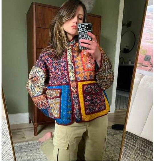 Damen Quilted Jacke mit buntem Patchwork-Design und praktischen Taschen EB