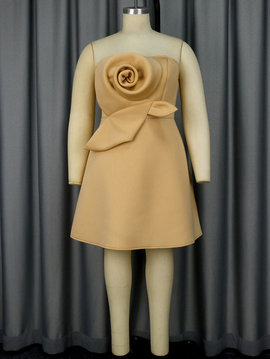 Damen Charmantes Abendkleid mit floraler Drapierung EB
